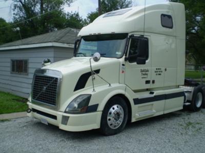  Wheels  Sale on 2005 Volvo Vnl670 Clean Used Truck On For Sale Now 21372118 Jpg